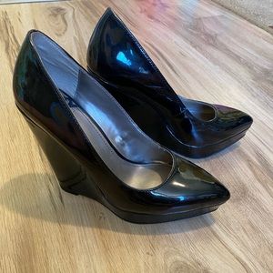 Black wedge heels